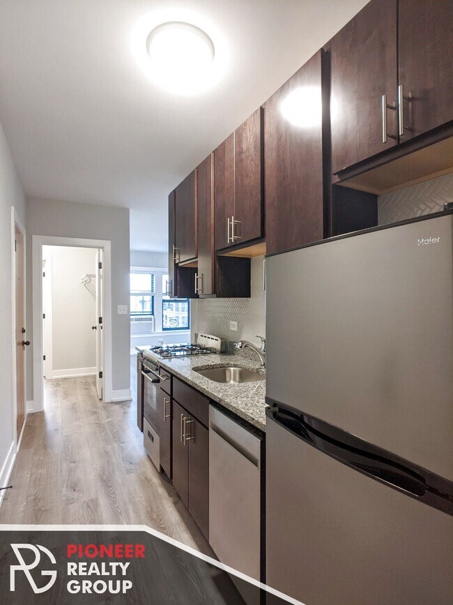 711 W Brompton Ave unit 703-10, Chicago, IL 60657 - photo 6