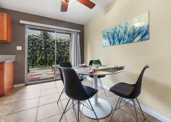 718 N Floral St unit 3, Visalia, CA 93291 - photo 4