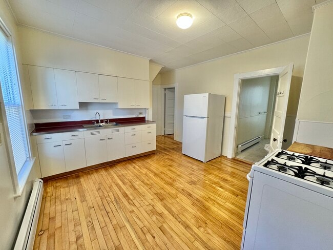 66 Center St unit 66 Center Street, Bangor, ME 04401 - photo 2