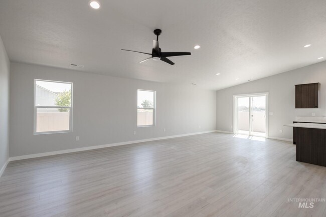 9038 W Camellia St, Nampa, ID 83687 - photo 6