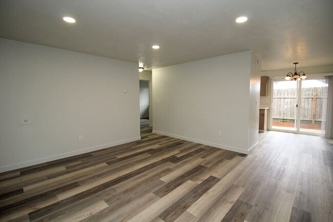 7615-7615 N Curtis Ave unit 7615, Portland, OR 97217 - photo 6