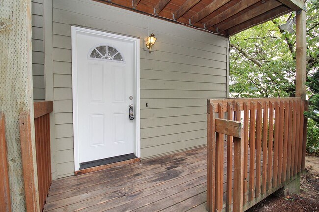 13047 NE Prescott Dr unit B, Portland, OR 97230 - photo 2