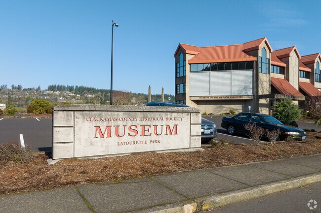 Clackamas County Historical Society Museum has many historic artifacts in Canemah.