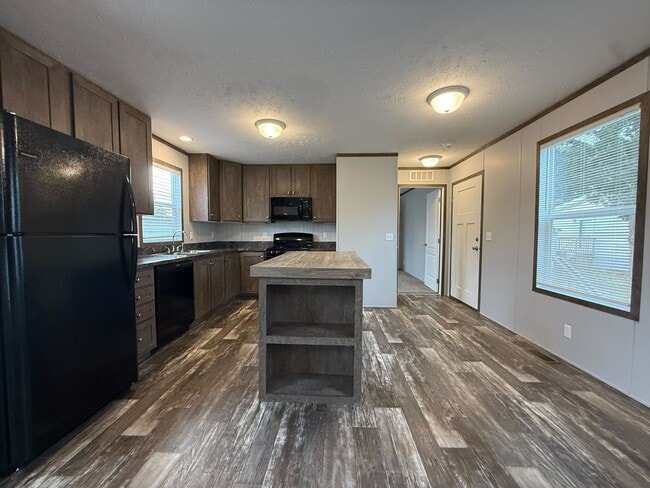 11987 Springbrook Ct, Bruce Township, MI 48065 - photo 4