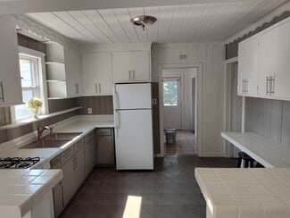 10850 Parkside Ave, Chicago Ridge, IL 60415