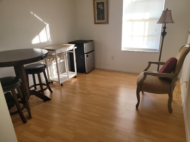 106 Woodbury Pines Cir unit Second Room for Rent, Orlando, FL 32828 - photo 7