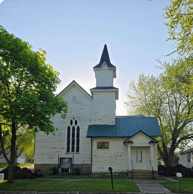 223 N Main St, Early, IA 50535