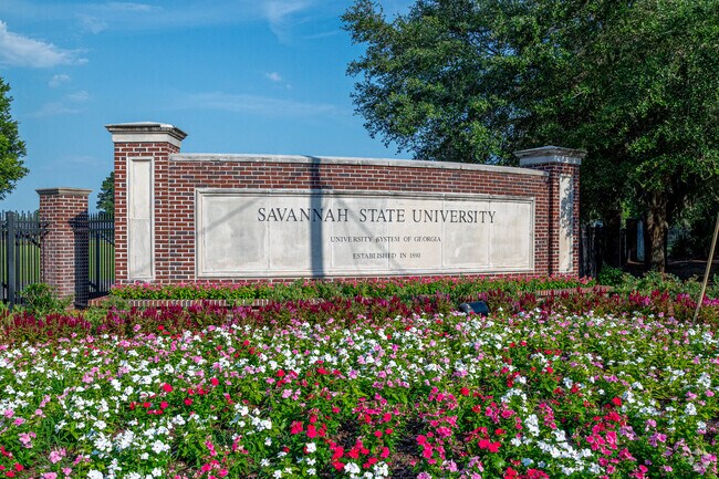 Savannah State University has a large campus near Sunset Park.