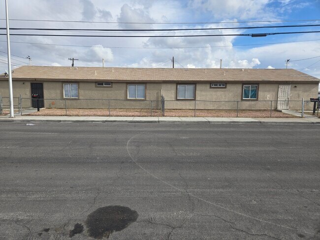 1280 Blankenship Ave unit 1, Las Vegas, NV 89106 - photo 2