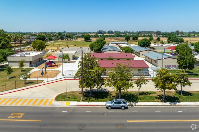Roosevelt Elementary School is a modern campus in the Viscaya neighborhood of Dinuba.
