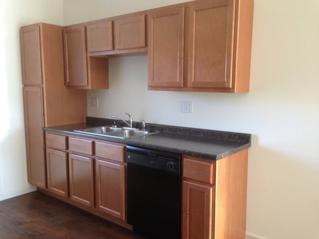 Pinecrest Apartments, Dardenne Prairie, MO 63368 - photo 2