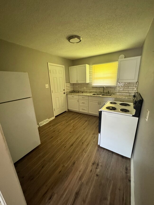 1603 W 24th Terrace S, Independence, MO 64052 - photo 3