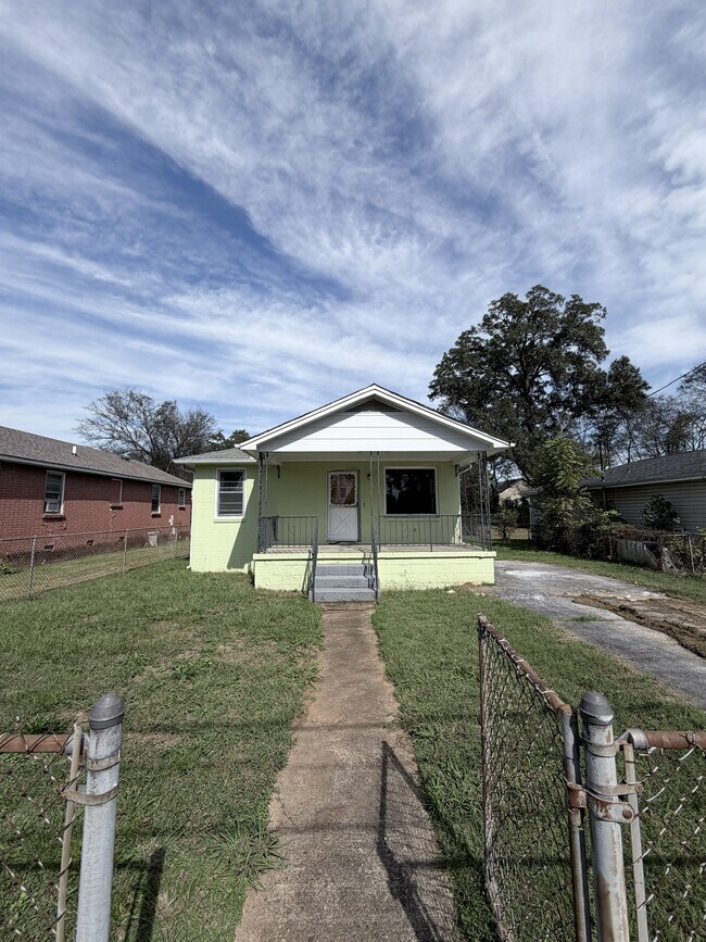 1215 E 35th Street Place, Chattanooga, TN 37407