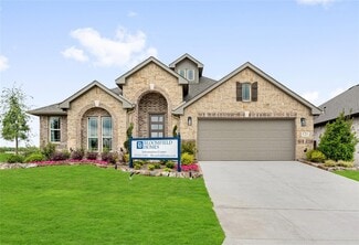 121 Emperor Oak Ct, Balch Springs, TX 75181