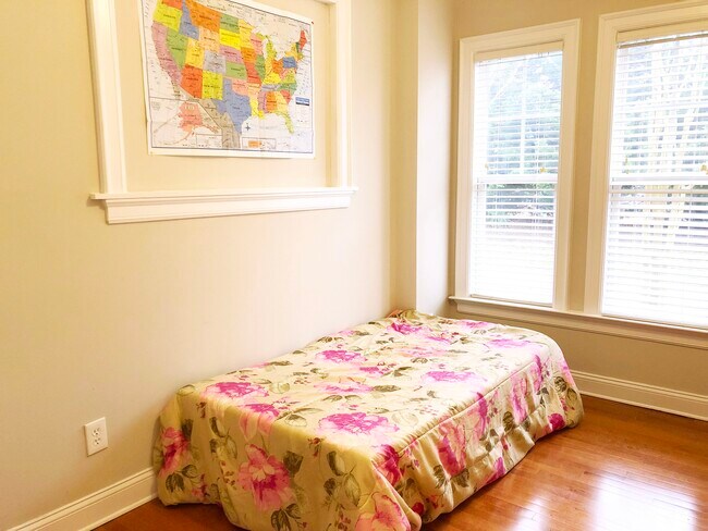 7709 Alexander Promenade Pi Room # unit ROOM  A, Raleigh, NC 27617 - photo 4