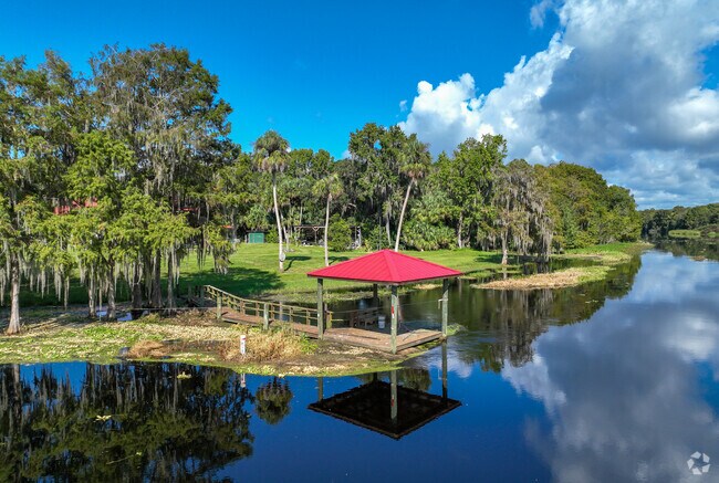Beautiful Rutland, FL is located off of Florida 44 in Lake Panasoffkee.