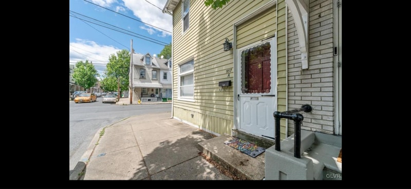 557 Park St unit 1, Allentown, PA 18102 - photo 1