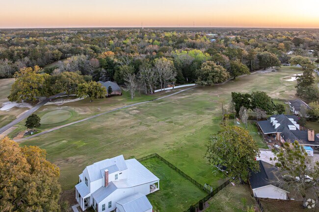 The Gulf Hills Golf Club is a nine-hole course with putting and chipping greens.