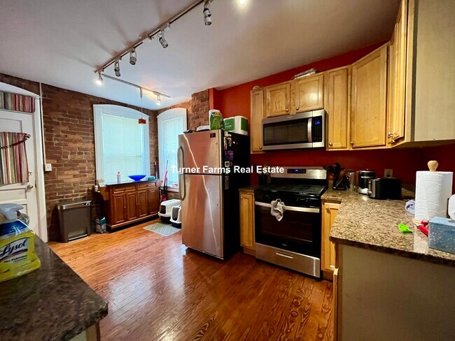 19 Netherlands Rd unit 1, Brookline, MA 02445 - photo 3