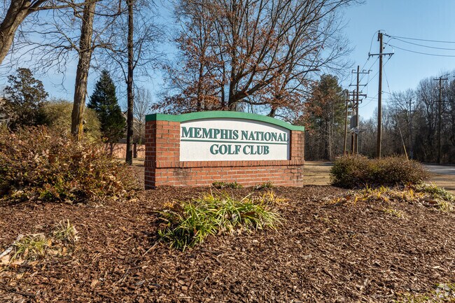 Colllierville is home to Memphis National Golf Club.