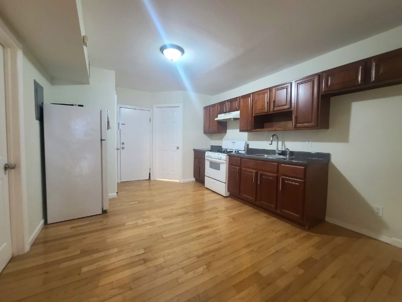 73 Stone St unit 1, Newark, NJ 07104 - photo 1