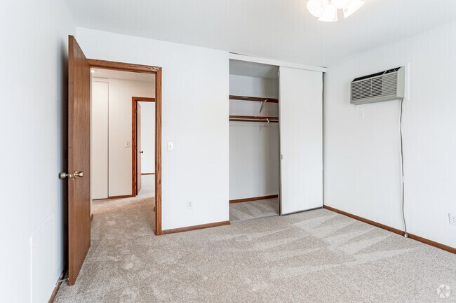 2BR, 1BA