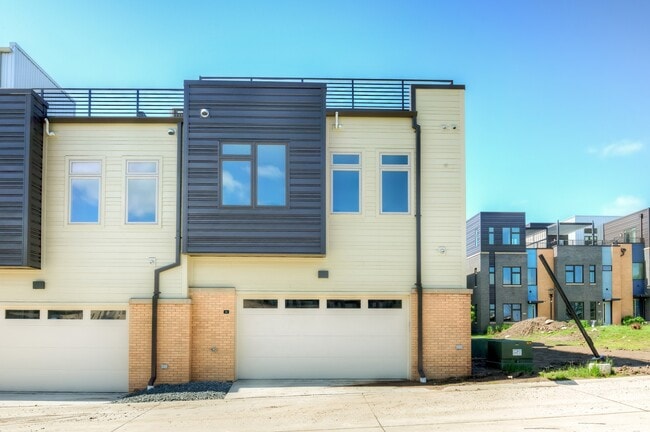 824 E 2nd St, Des Moines, IA 50309 - photo 4