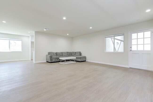 7710 Wentworth St, Tujunga, CA 91042 - photo 3