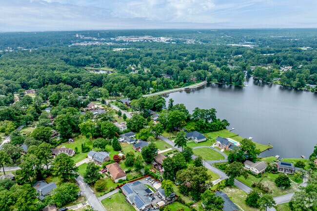 Woodfield residents can choose from many restaurant options at Soda City Market on Saturdays.