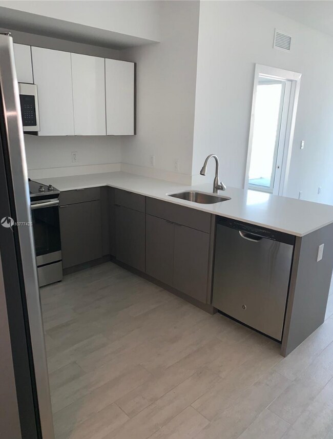 26 Edgewater unit 707, Miami, FL 33137 - photo 4