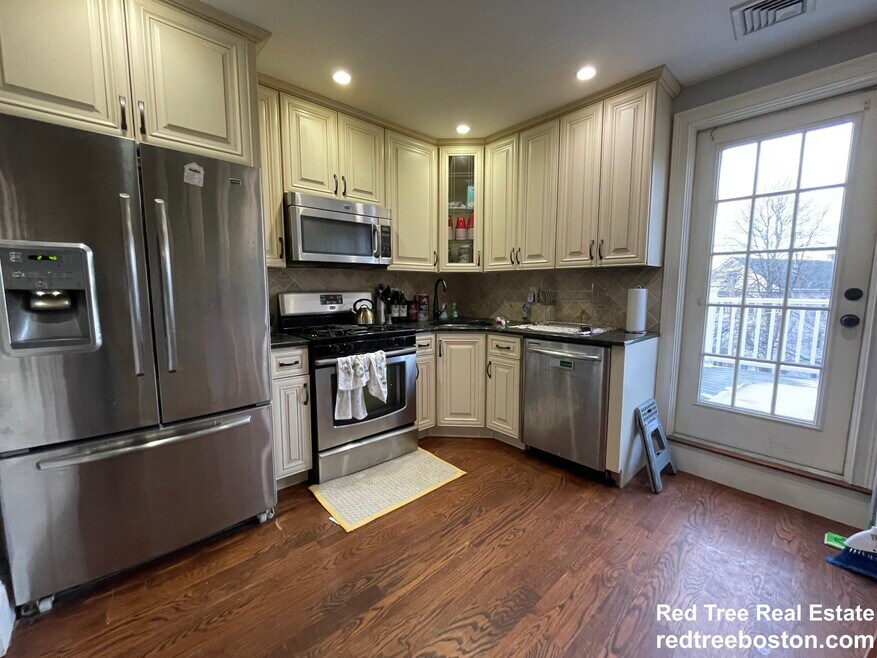 2 Iroquois St unit 2, Roxbury Crossing, MA 02120 - photo 1