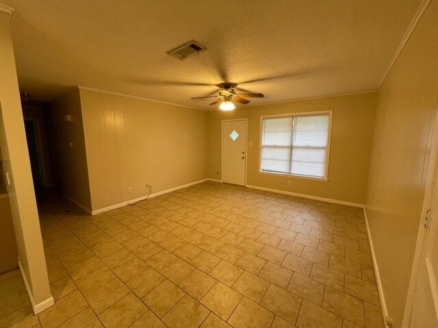 2 Stevens Cir, Hooks, TX 75561 - photo 2