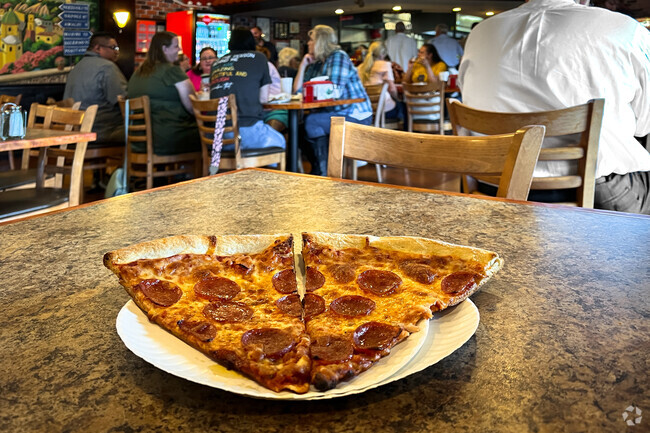 Palace Pizza is one of the most popular pizza spots in all of Bartow.