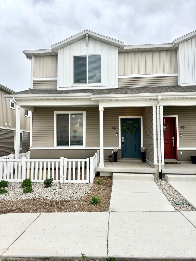 102 E Fairmont Place, Saratoga Springs, UT 84045
