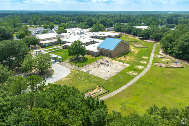 Kingsbury Elementary School prepares students for middle school.