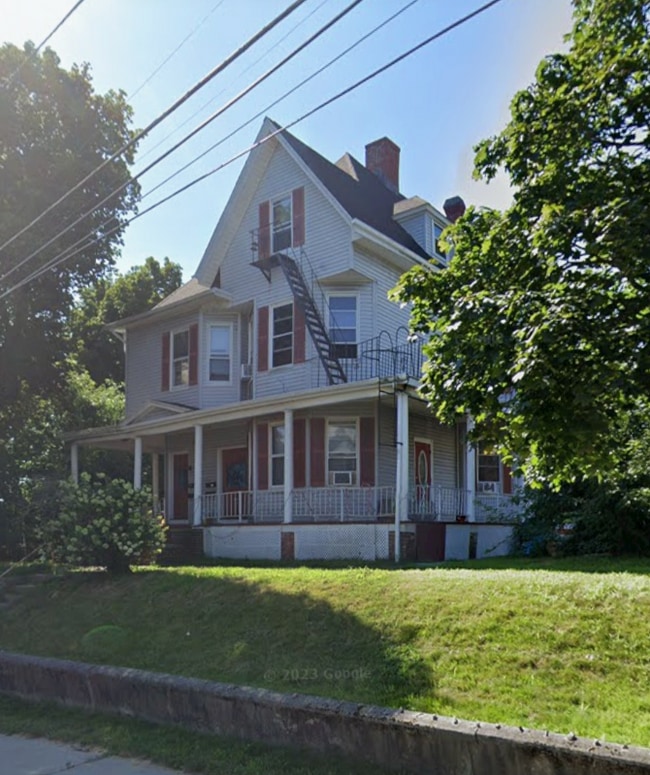 455 Carrington Ave Unit 1R, Woonsocket, RI 02895