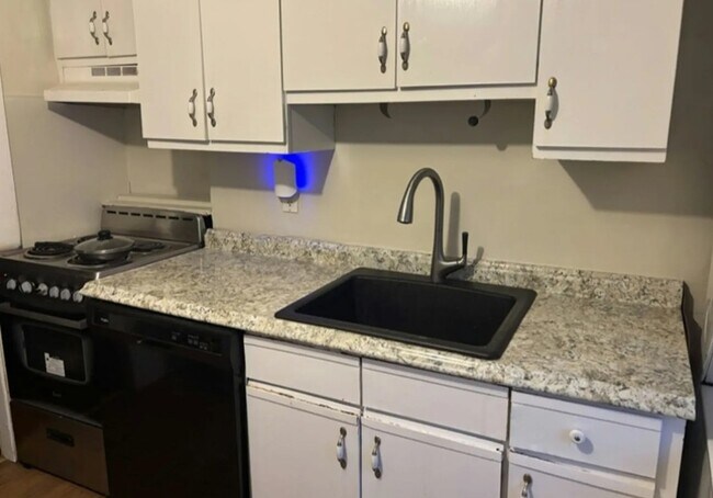 276 Main St unit 2, Medford, MA 02155 - photo 4