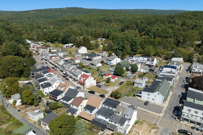 Enjoy the best of both worlds in New Philadelphia—where a charming downtown meets the serenity of nearby forests.