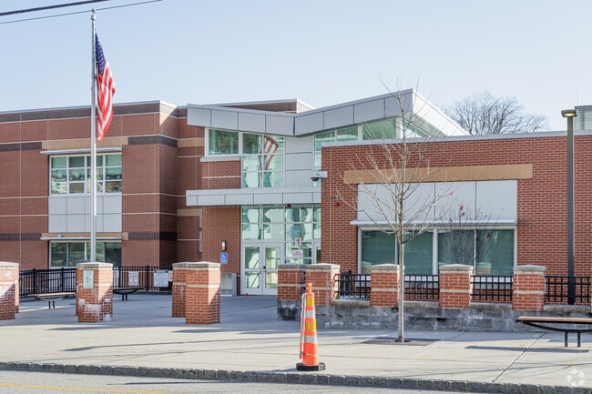 70% of students at George Washington School in Edgewater, NJ are minority.