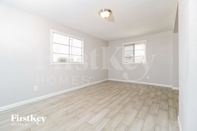 2735 W Royal Palm Rd, Phoenix, AZ 85051 - photo 4