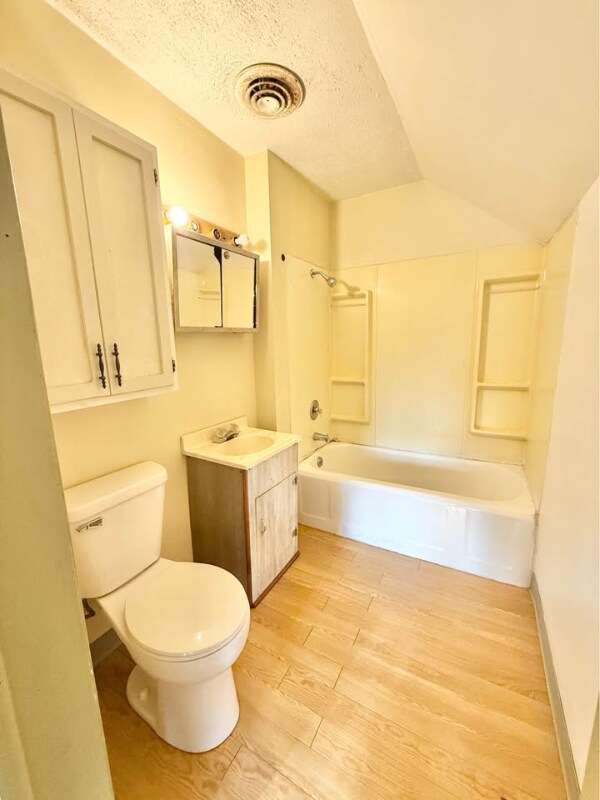 528 N 1st St unit 2, Marshalltown, IA 50158 - photo 6