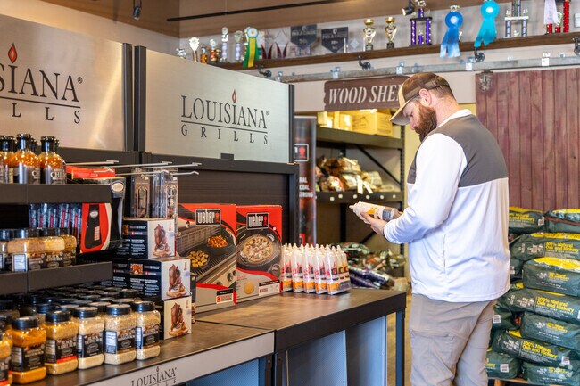 Discover quality grills and savory seasonings at Helping U BBQ near Fountain Hills.