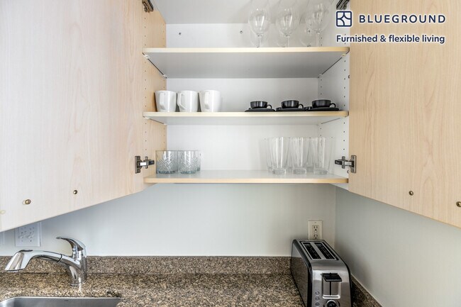 199 Massachusetts Ave unit FL2-ID289, Boston, MA 02115 - photo 7