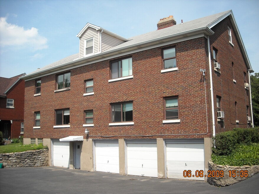 2815 Digby Ave unit 1, Cincinnati, OH 45220 - photo 1