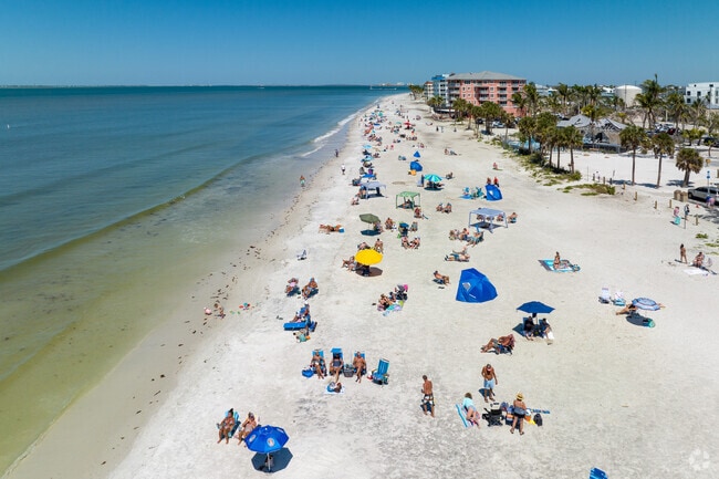 San Carlos Island residents have proximity to Fort Myers Beach