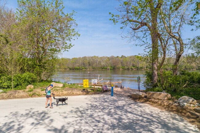 Huguenot Flatwater Park includes a boat launch for kayaks and tubes inStratford Hills.