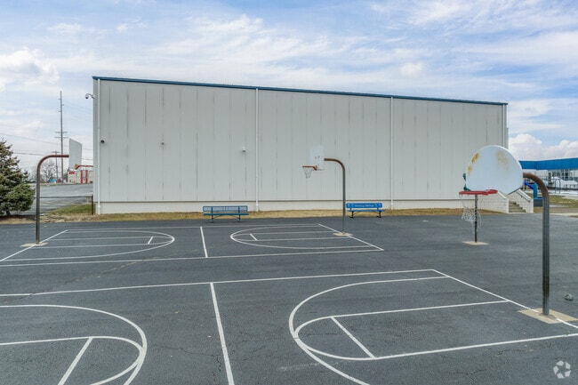 Coventry Elementary School provides education in the neighborhood of Portage Lakes.