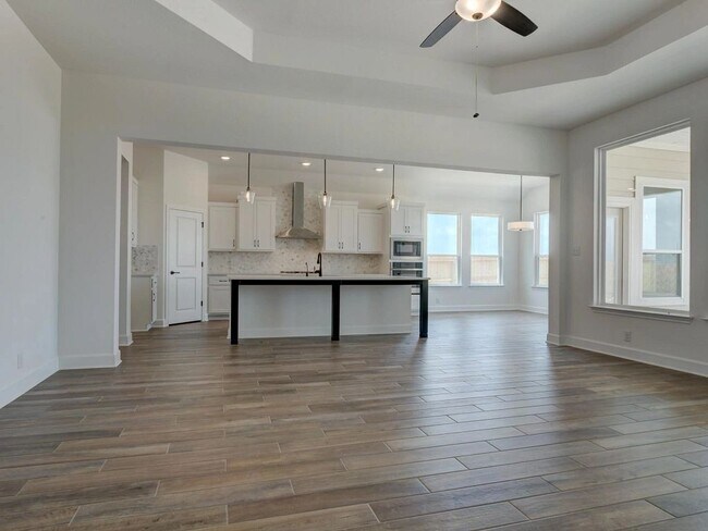 113 Annette Dr unit 36451157, Castroville, TX 78009 - photo 4