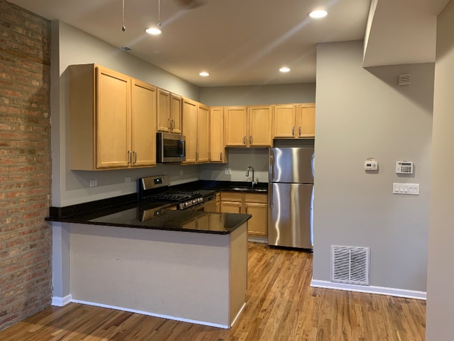 5902 S Prairie Ave unit 5902 S Prairie Ave U, Chicago, IL 60637 - photo 3