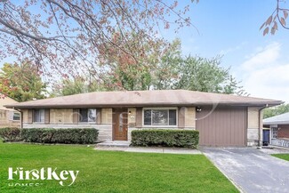 221 Grovewood Dr, Beech Grove, IN 46107